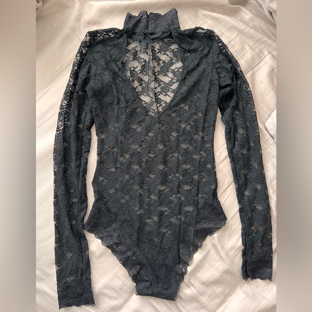 *LAST CHANCE* H&M lace bodysuit